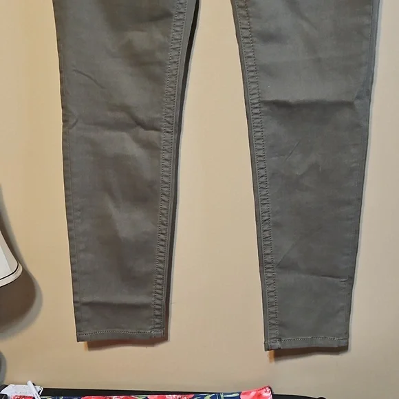 Miss Me Signature Skinny Zipper Detail Jeans - Picture 3 of 13